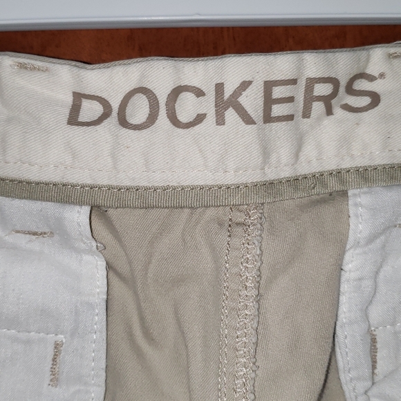MEN'S DOCKERS KHAKIS SHORTS - Picture 5 of 7